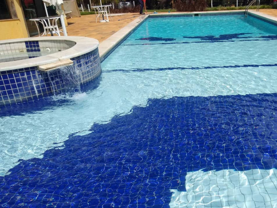 limpeza e manutenção de piscinas na região de Sorocaba e Votorantim
